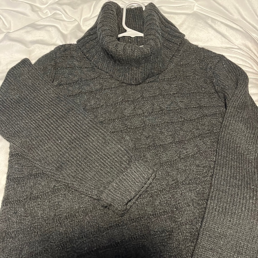 Vera Wang Large Charcoal color Sweater